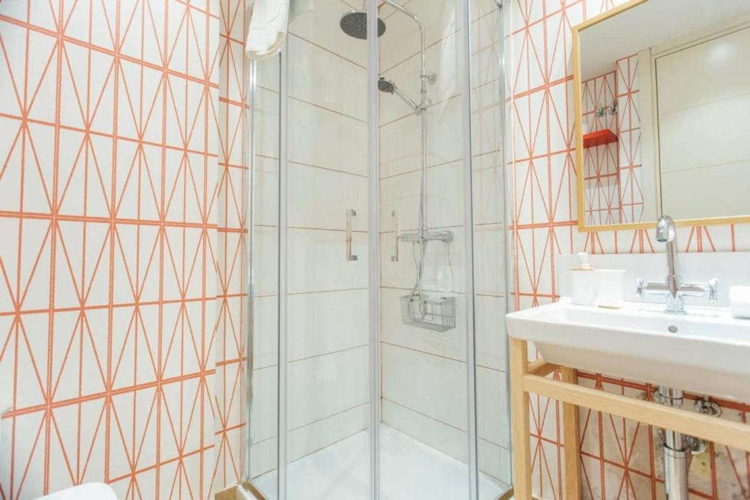 New With Height- 2bd 1bth- Pajaritos Apartament