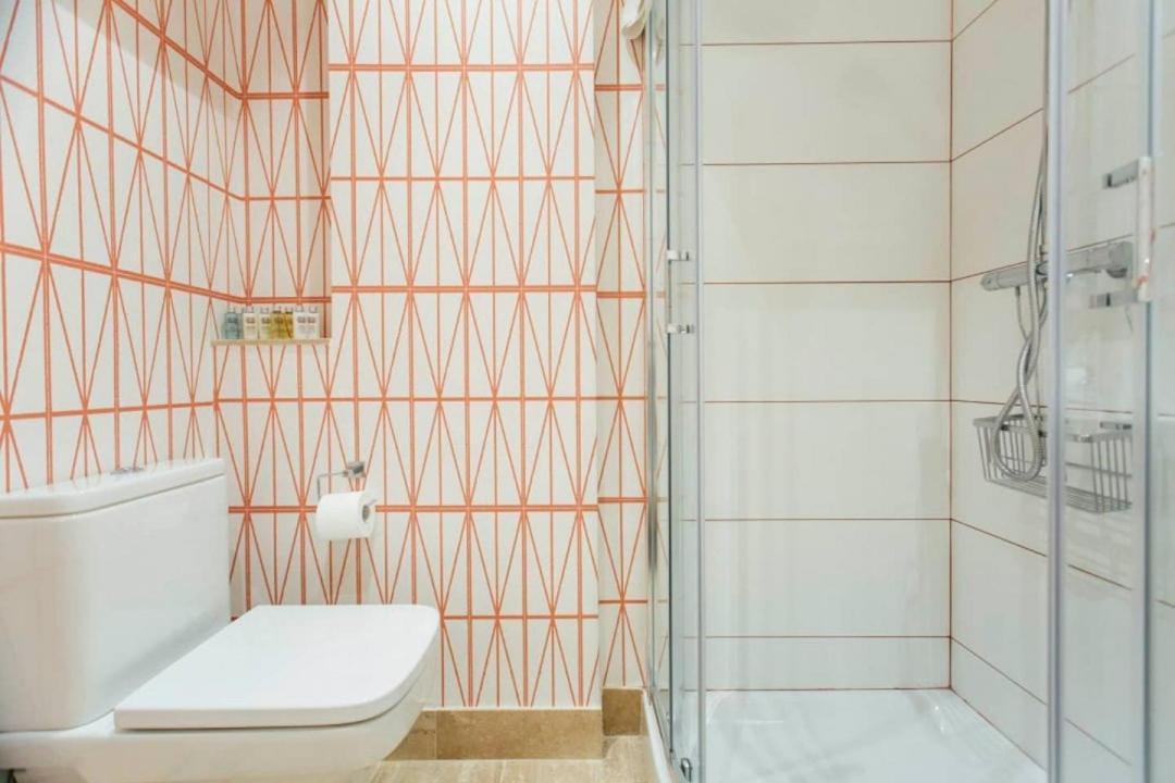 New With Height- 2bd 1bth- Pajaritos Apartament
