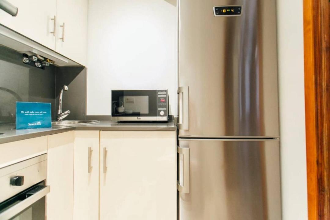 New With Height- 2bd 1bth- Pajaritos Apartament Sewilla